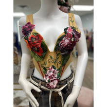 Blooming Bustier